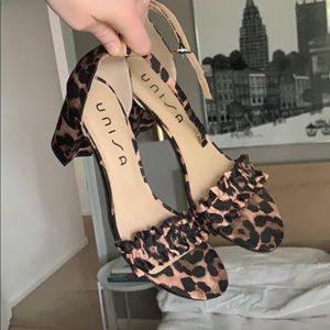 Unisa cheeta print block heels